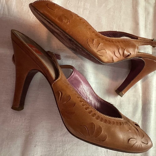 BOSSH women's sandals size 39, tan color, 10 cm heel