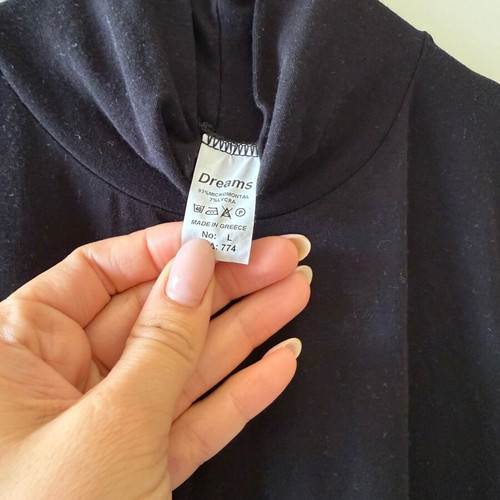 Turtleneck shirt size large like new, black