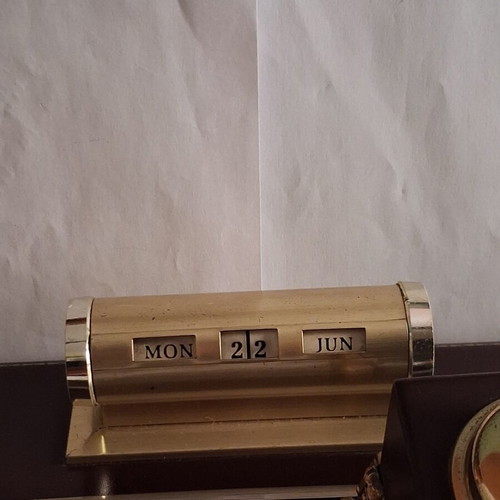 Vintage desk set with lighter and calendar like new, 1970s–80s