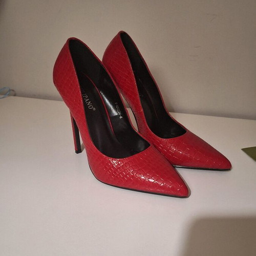Tulipano red crocodile-effect patent leather pumps like new, size 40, 12 cm heel