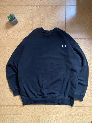 Φούτερ Under Armour oversize μέγεθος Large σαν καινούργιο, μαύρο