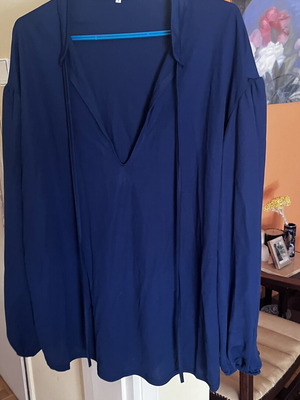 Women's oversized blouse dark blue with boxnow and puff sleeves new