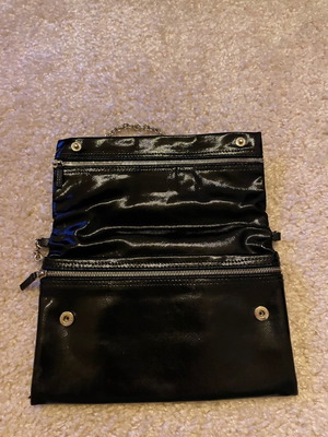 Clutch Gucci ωμού λουστρίνι like new