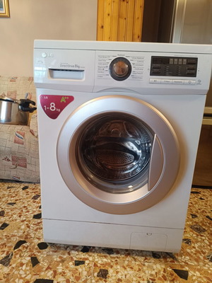 Πλυντήριο ρούχων LG 8 kg σαν καινούργιο