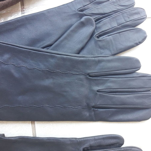 Women’s leather gloves size 7.5 new, black and white 2 pairs