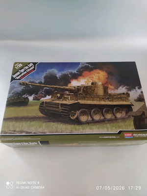 German Tiger Over Early 1/35 modeling kit like new