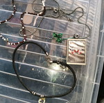 Necklace set used, pack