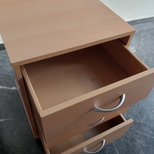 Office drawer unit with wheels