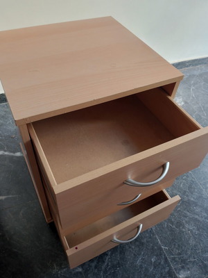 Office drawer unit with wheels