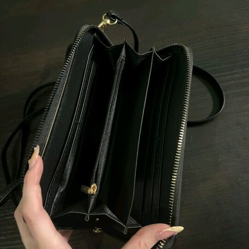 Shoulder bag like new, black with thin strap