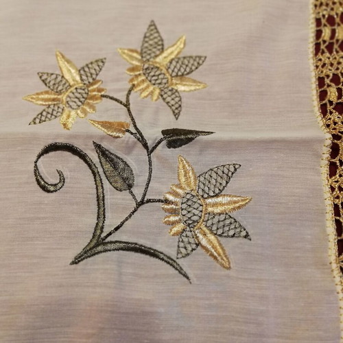 Handmade silk set of 2 embroidered with gold thread and lace like new