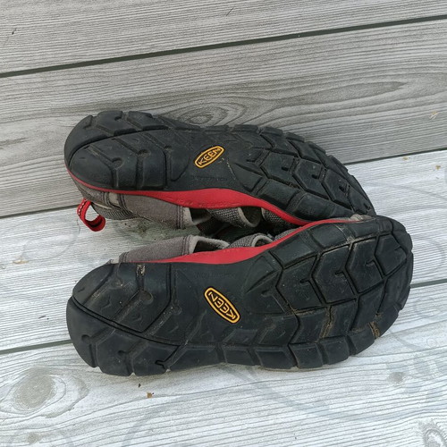 Keen N 32.5 Unisex Sandals like new, red