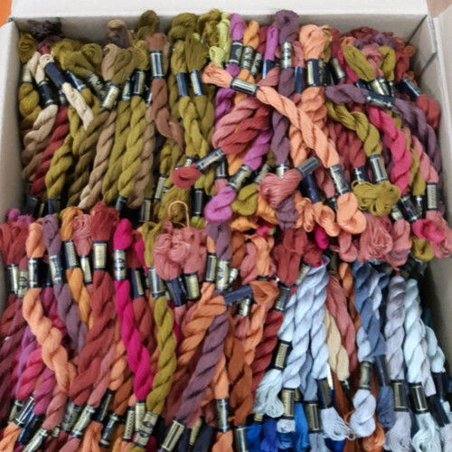 Lot package with threads, hoops, moulinés, pins, lace yarn, knitting needles new