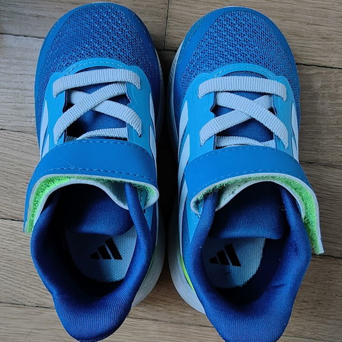 Adidas baby shoes size 21
