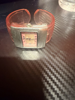 Ik watch with plexiglass strap used, battery needed