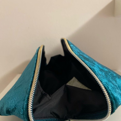 Helena Rubinstein toiletry bag new, velvet turquoise with gold details