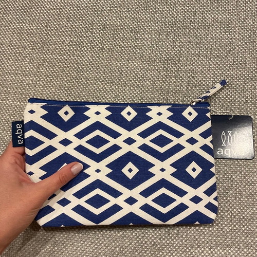 AQVA SUMMER CLUTCH / TOILETRY BAG