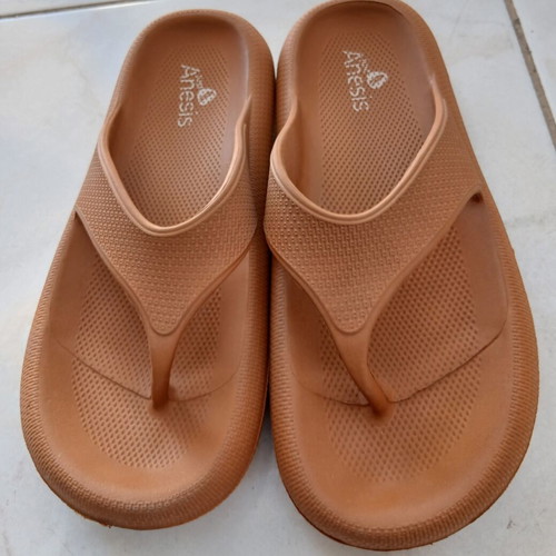 Just Anesis Brown Anatomical Flatform Slippers like new