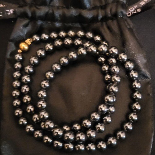 Hematite necklace with 14k gold clasp, 68.5cm