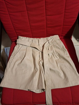 Pink Woman leather bermuda beige, like new, size L