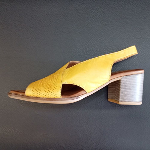 Leather sandals size 37, medium heel, soft leather sole, new