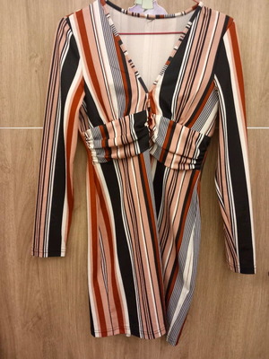 Dresses like new, size small