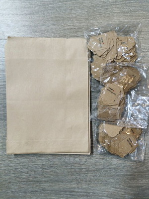 Pack of 20 paper bags and 300+ paper tags new