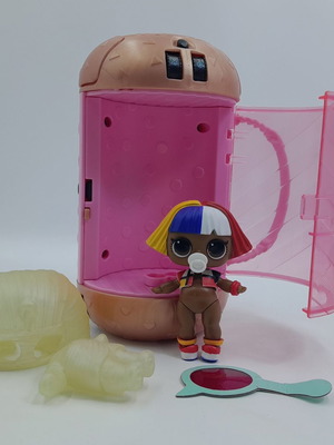 L.O.L Surprise Under Wraps Lil' Shapes употребявана фигура с липсващи части