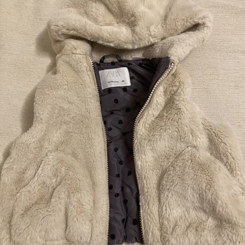 Fur sleeveless jacket like new