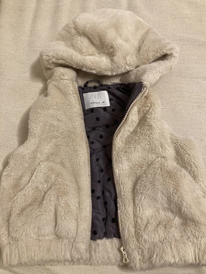 Fur sleeveless jacket like new