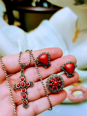 Silver 925 jewelry set with coral and marcasite like new