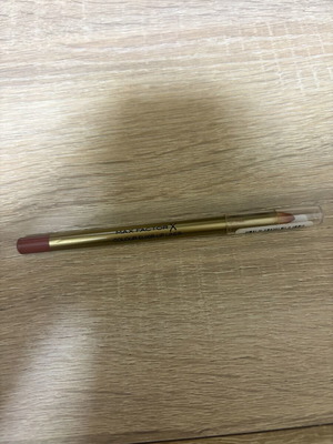 Max Factor lip liner like new, shade 005