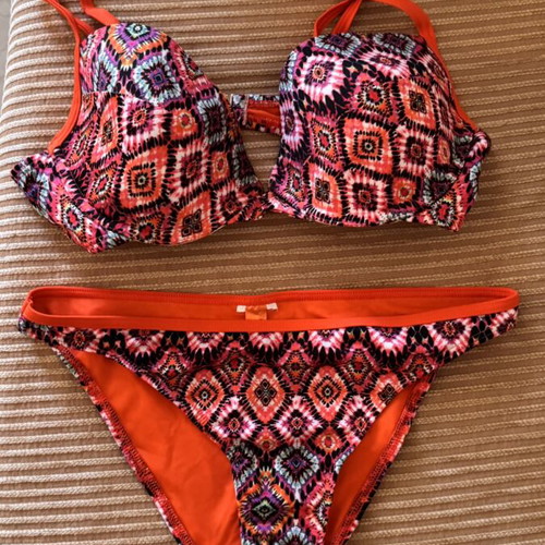 Gossip bikini set like new, adjustable straps, size M, cup 85C
