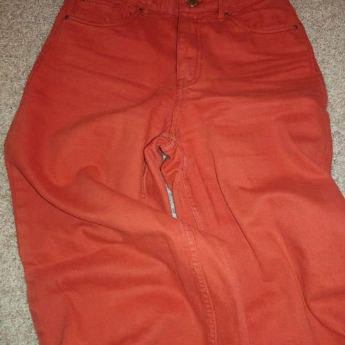 Red Pink Woman jeans size 36 like new, wife leg