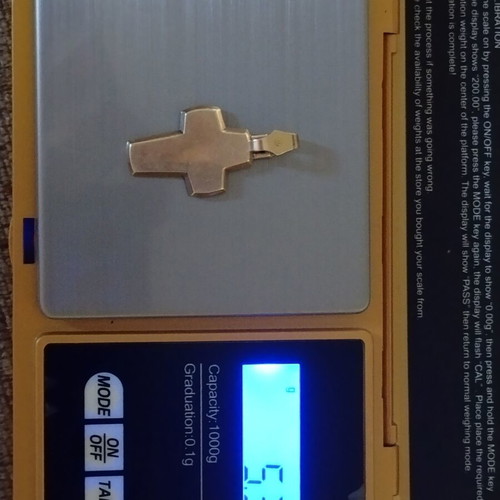 Gold Cross 14K used, modern and timeless design