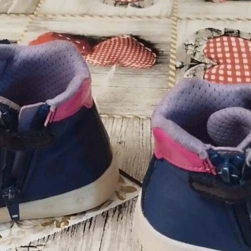 Geox Stitch kids high sneakers with lights and scratches blue size 28 like new