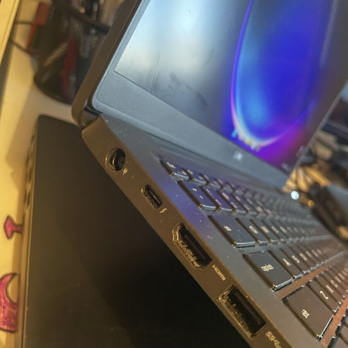 Dell Latitude 7400 laptop used, Intel Core i7, 8GB RAM, 256GB SSD