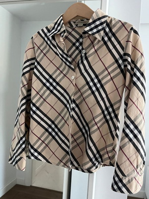 Burberry unisex shirt size 6 like new