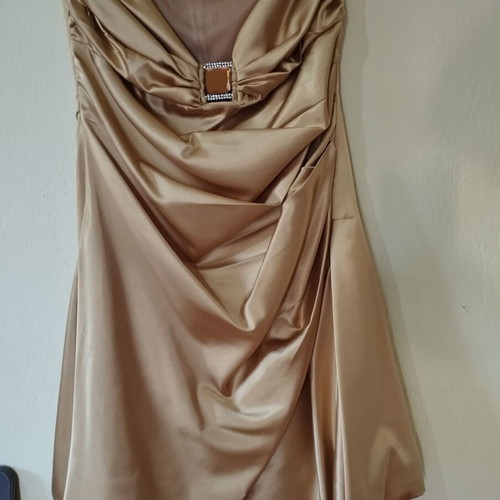 Gold dress like new, size M, satin fabric