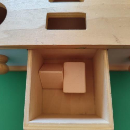 Παιχνίδι Montessori με συρτάρια διαλογής σχημάτων μεταχειρισμένο, ξύλινο