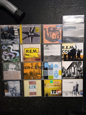 R.E.M. συλλογή CD με 15 στούντιο άλμπουμ, Dead Letter Office και 2 σινγκλ