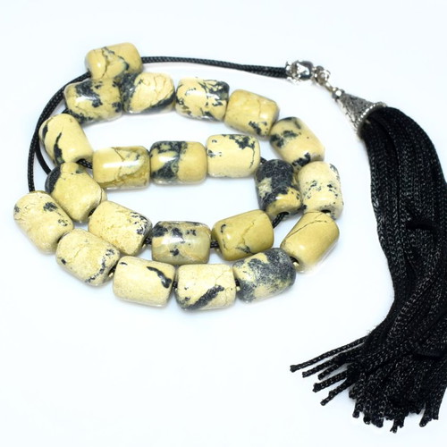Worry beads with 21 natural howlite semi-precious stones new