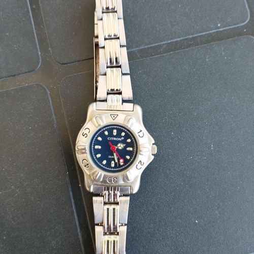 Citron wristwatch women's used, silver