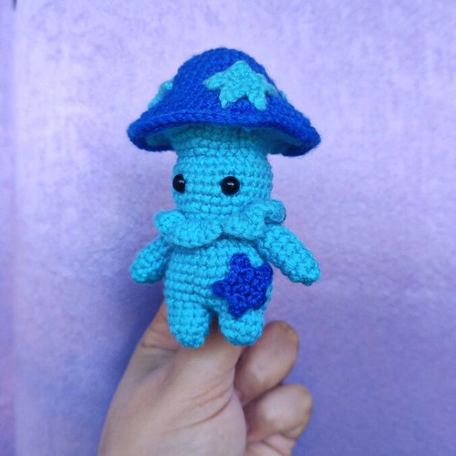 Mushroom guy new with stars, keychain and different designs