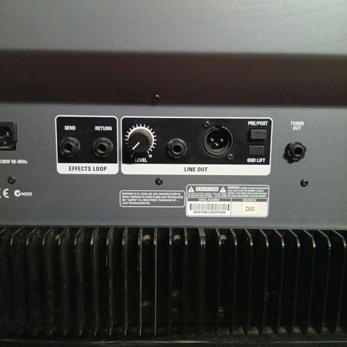 Ampeg BA-300/115 bass combo amplifier like new