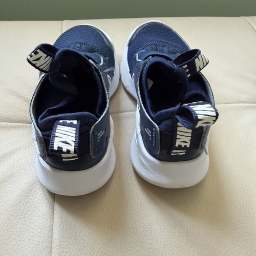 Nike trainers, dark blue