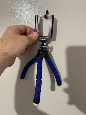 Tripod stabilizer for mobile phone