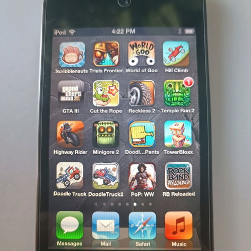 iPod Touch 4th Gen 32Gb like new, full of classic games