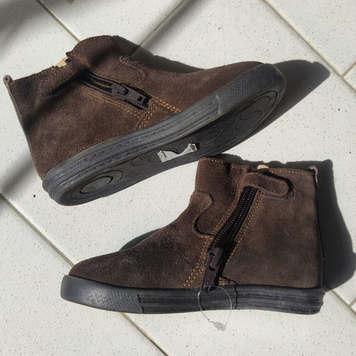 Orchestra brown boots size 23 new