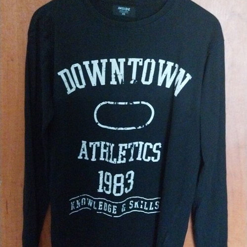 Long-sleeve T-shirt Inside like new, size XS, black and white